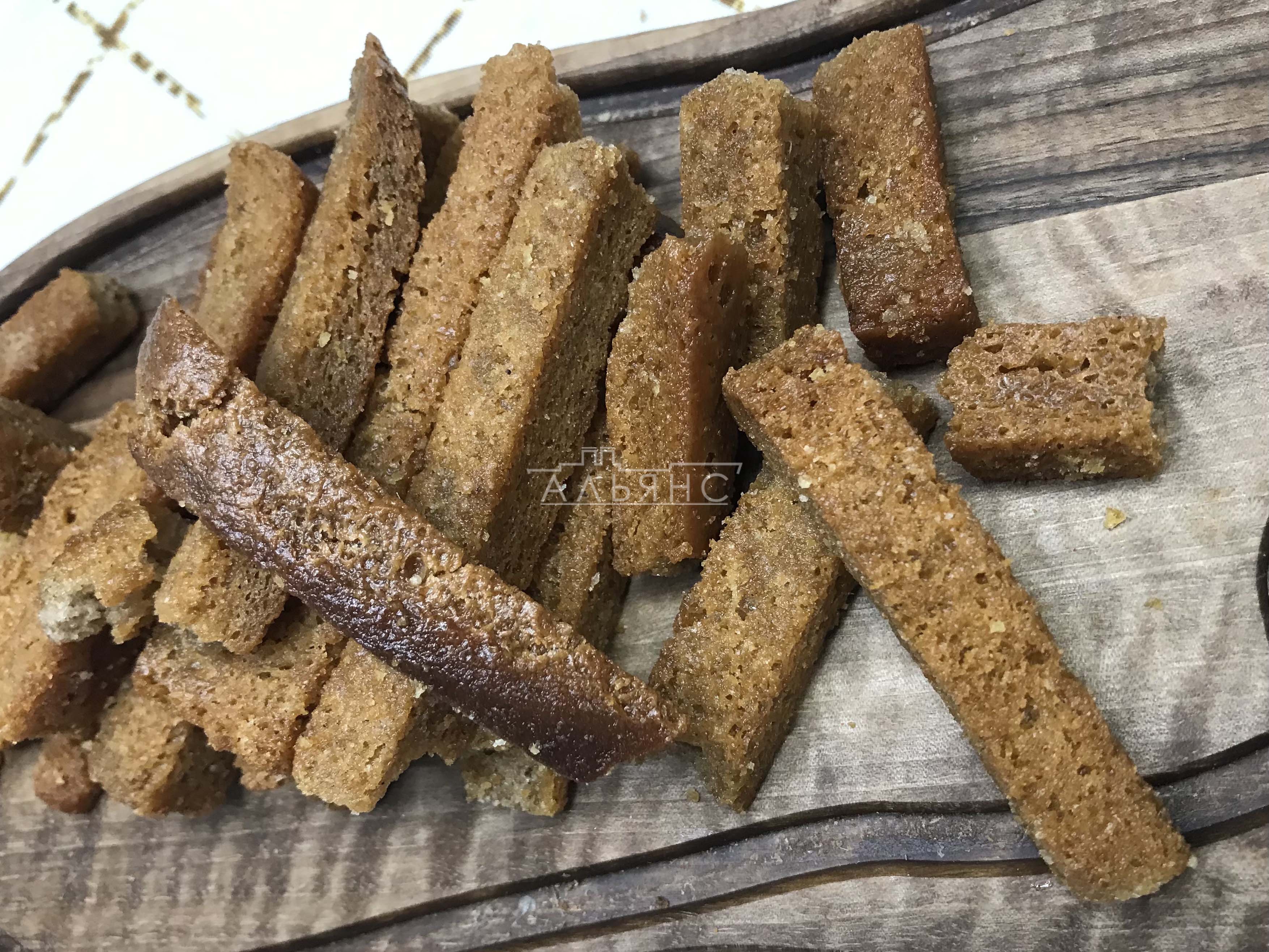 Деревенские гренки с чесноком в Иркутске