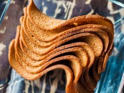 Японские снеки и крекеры: Ресторанные гренки с сыром