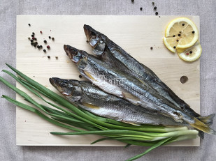 Деревенские гренки со вкусом Чеснока и зеленью (Сурские): Корюшка вяленая с икрой