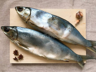 Деревенские гренки со вкусом Чеснока и зеленью (Сурские): Сиг вяленый