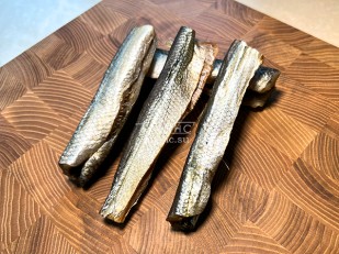 Серебристый полосатик: Корюшка вяленая (тушка)