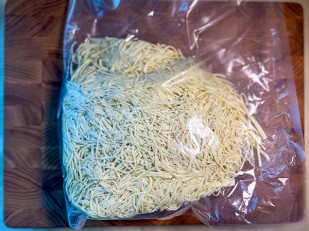 Диспенсеры для снеков: Сырный продукт ФЕРМЕРСКИЙ паутинка  укроп/чеснок