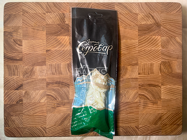 Сыр 100 гр ГОРНЫЙ СЫРОВАР (Косичка с укропом и чесноком) в Иркутске